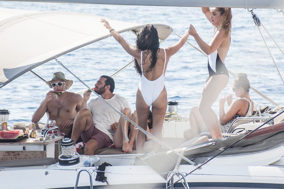 Charter gosti nekad i danas