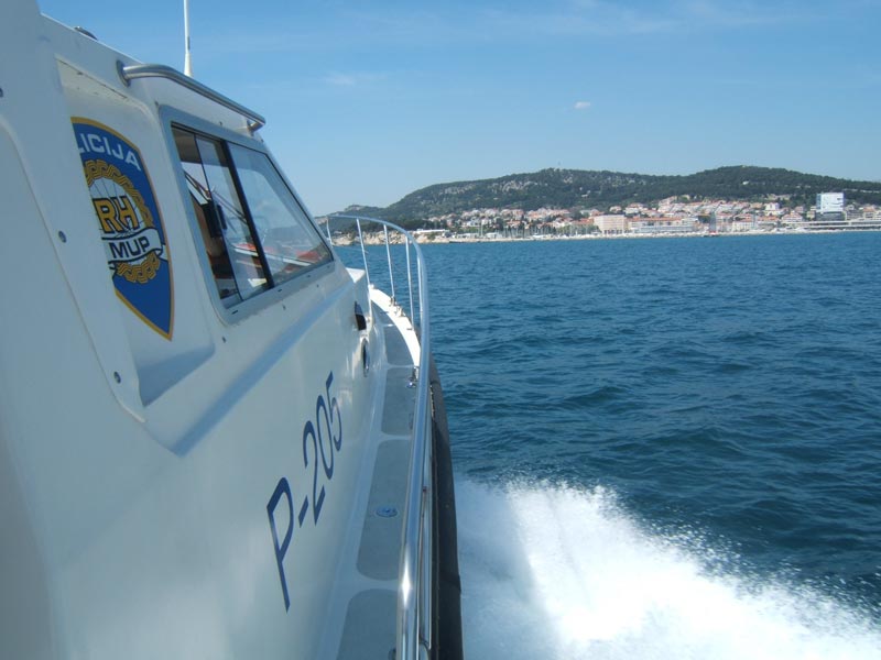 Lopovi provalili u splav za spašavanje i ukrali signalne rakete, ukraden i jet ski