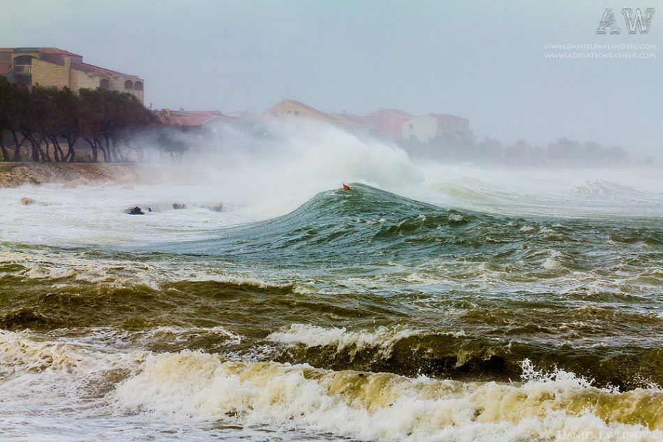 Pokušao osigurati brod od valova i poginuo
