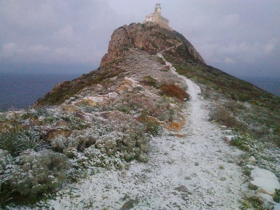 Mećava zamela i Palagružu. Pogledajte fotografije!