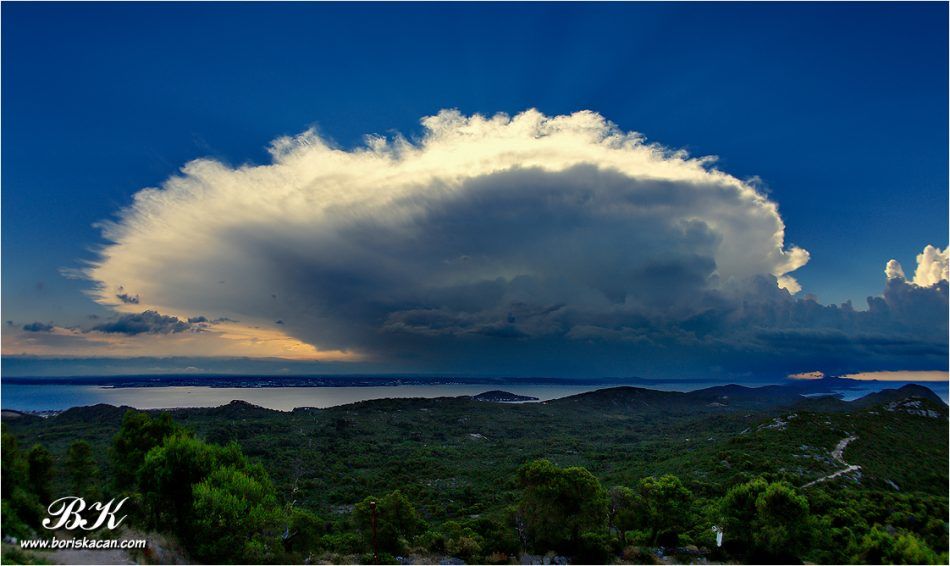 Na otok Rivanj palo čak 123 litre kiše na metar četvorni – Danas na snazi upozorenje na olujnu buru!