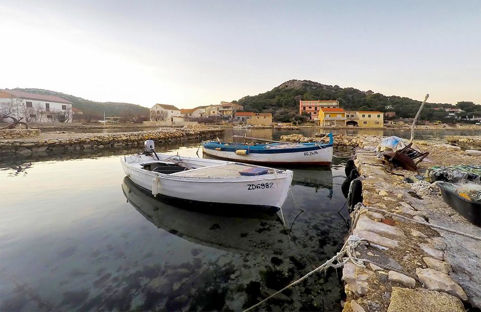 Otočani s Vrgade ne žele betonizaciju uvale – Umjesto marine, radije bi svoj mir