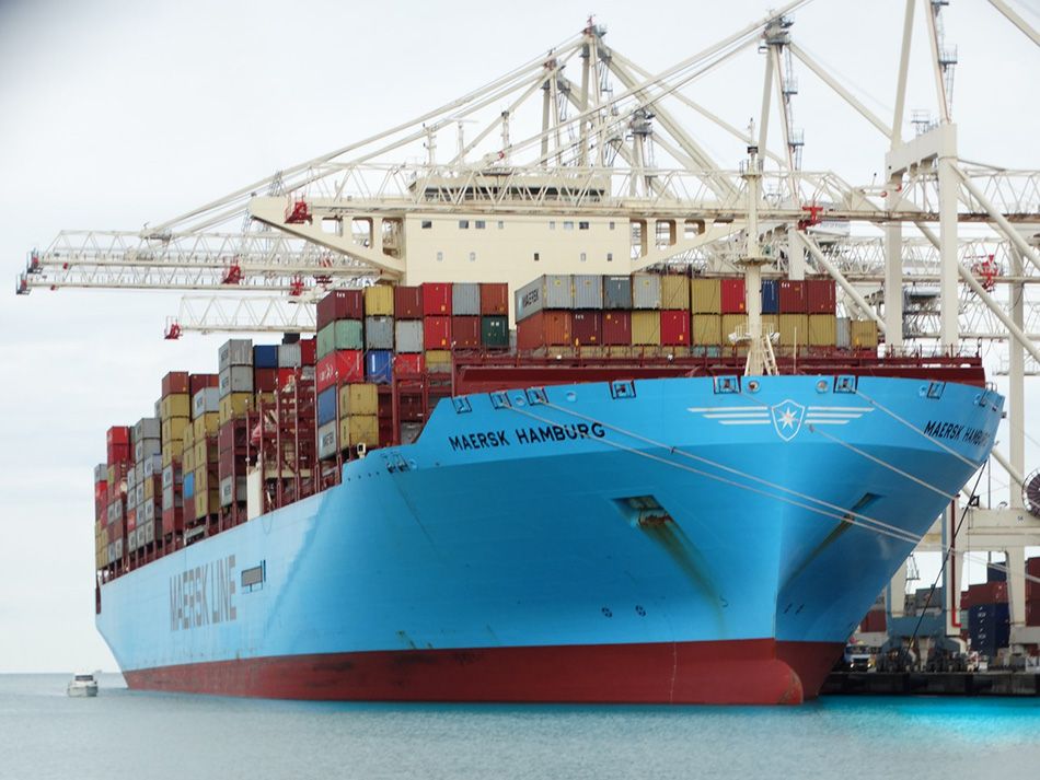 Nakon rekordne dobiti, Maersk zaposlenicima dijeli novac šakom i kapom