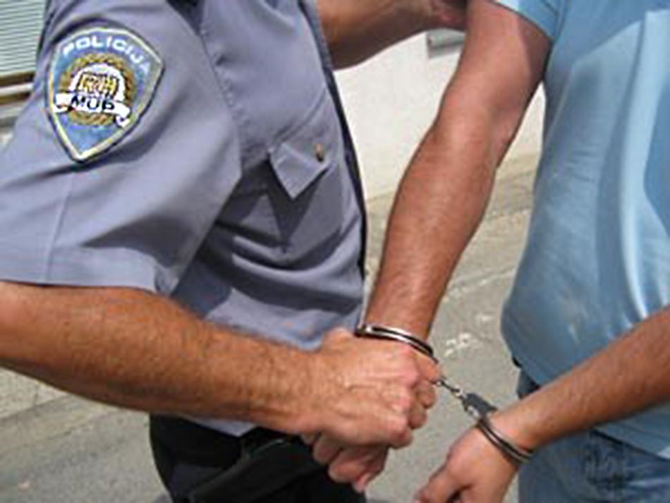 U Šibeniku uhićena skupina dilera