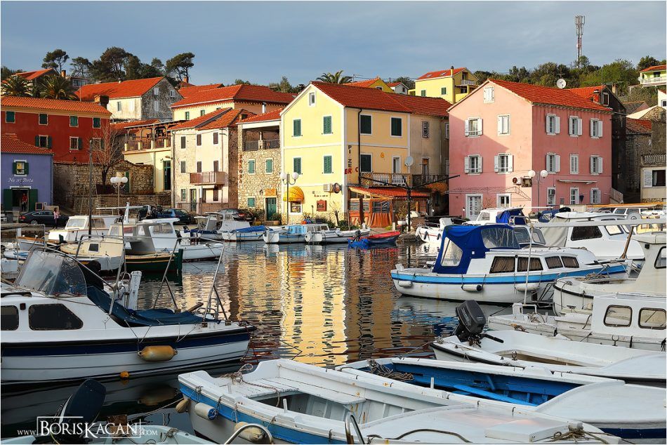 Na Dugi otok stižu raseljeni Ukrajinci koji se ne boje zasukati rukave