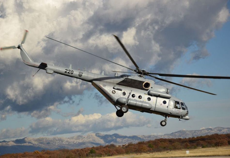 Nastradali iz zrakoplovne nesreće na Braču transportiraju se helikopterom u KBC Split