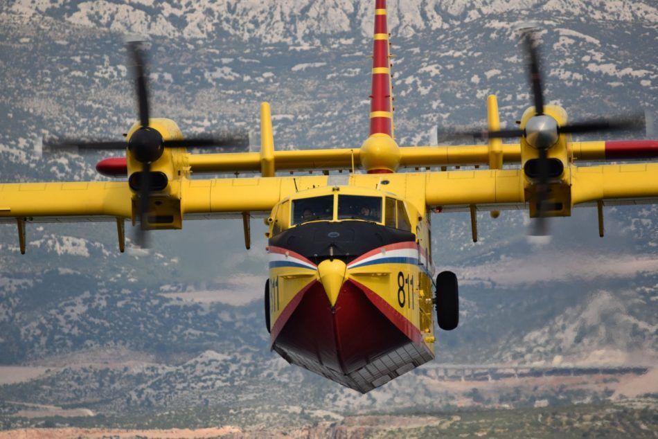 Kanader upućen na gašenje požara u Sloveniju