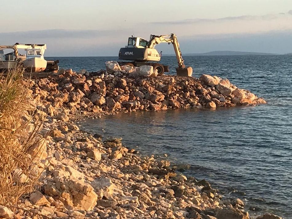 Devastacija obale pod izlikom “da nam bude lipo!“