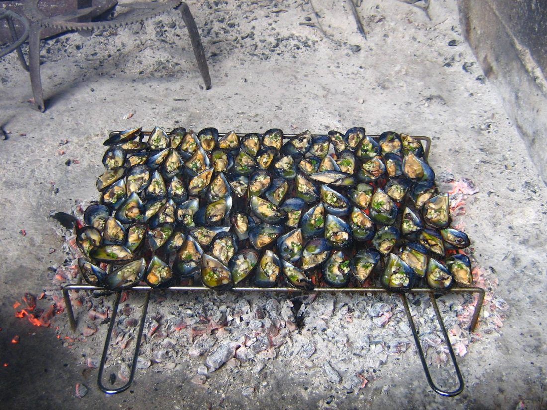 JEDNOSTAVNI DOMAĆI RECEPTI Dagnje s gradela