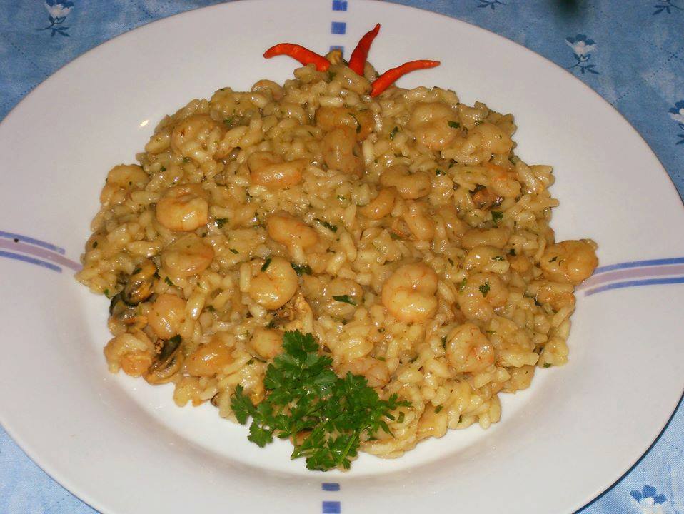 Jednostavni domaći recepti: Bijeli rižot od kozica i školjaka