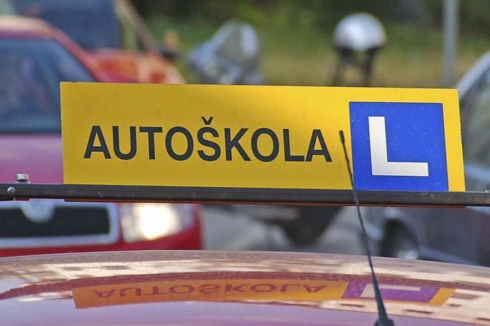 Uvode se covid-potvrde u autoškole, promjene stižu i za kulturna događanja