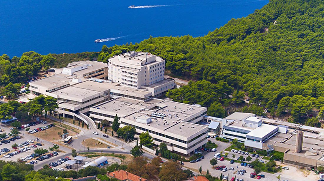 Novorođenče u inkubatoru prevezeno vladinim zrakoplovom iz dubrovačke bolnice u Zagreb