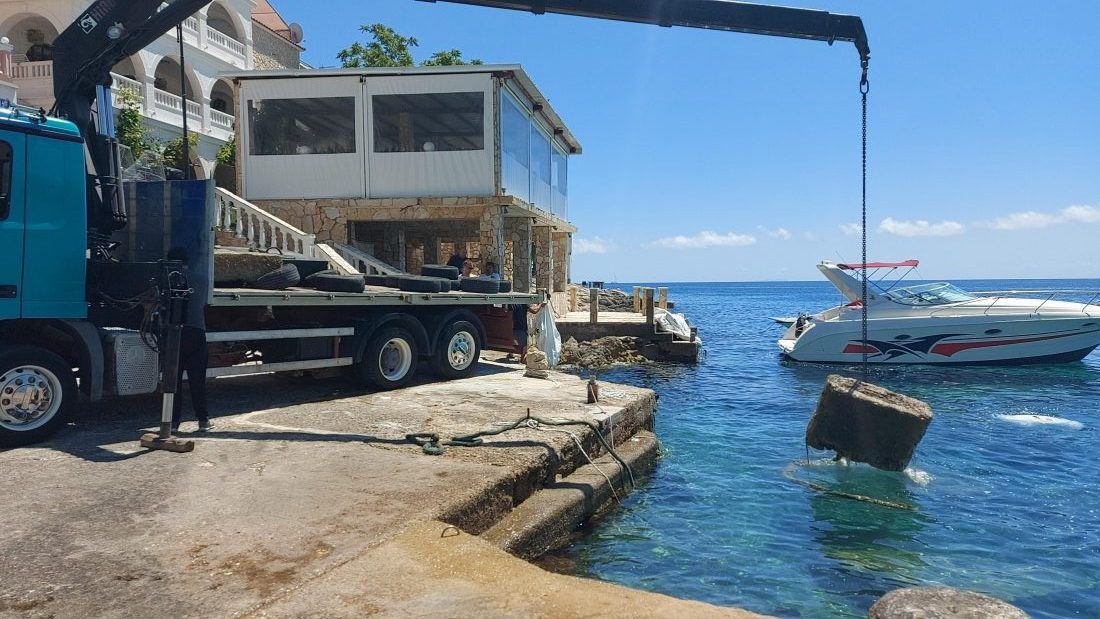 BORBA S UZURPATORIMA Uklonjene nezakonito postavljene plutače i sidreni uređaji u uvali Borče-Milna