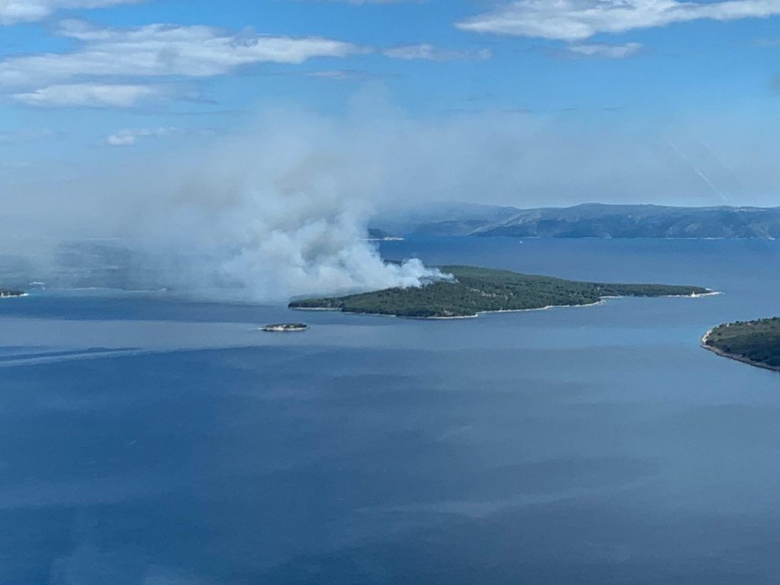 Požar kod Postira na Braču