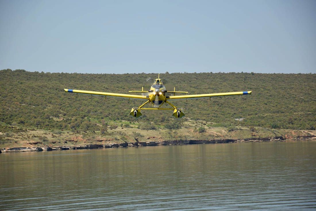 Četiri zrakoplova gase požar kod Vodica