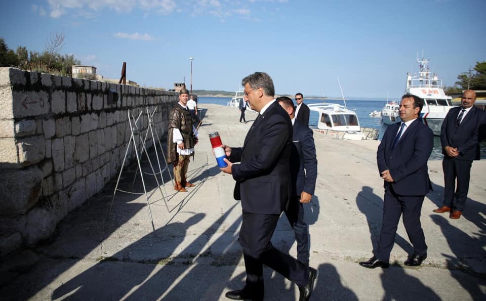 PLENKOVIĆ NA GOLOM OTOKU Odao počast žrtvama totalitarnih i autoritarnih režima