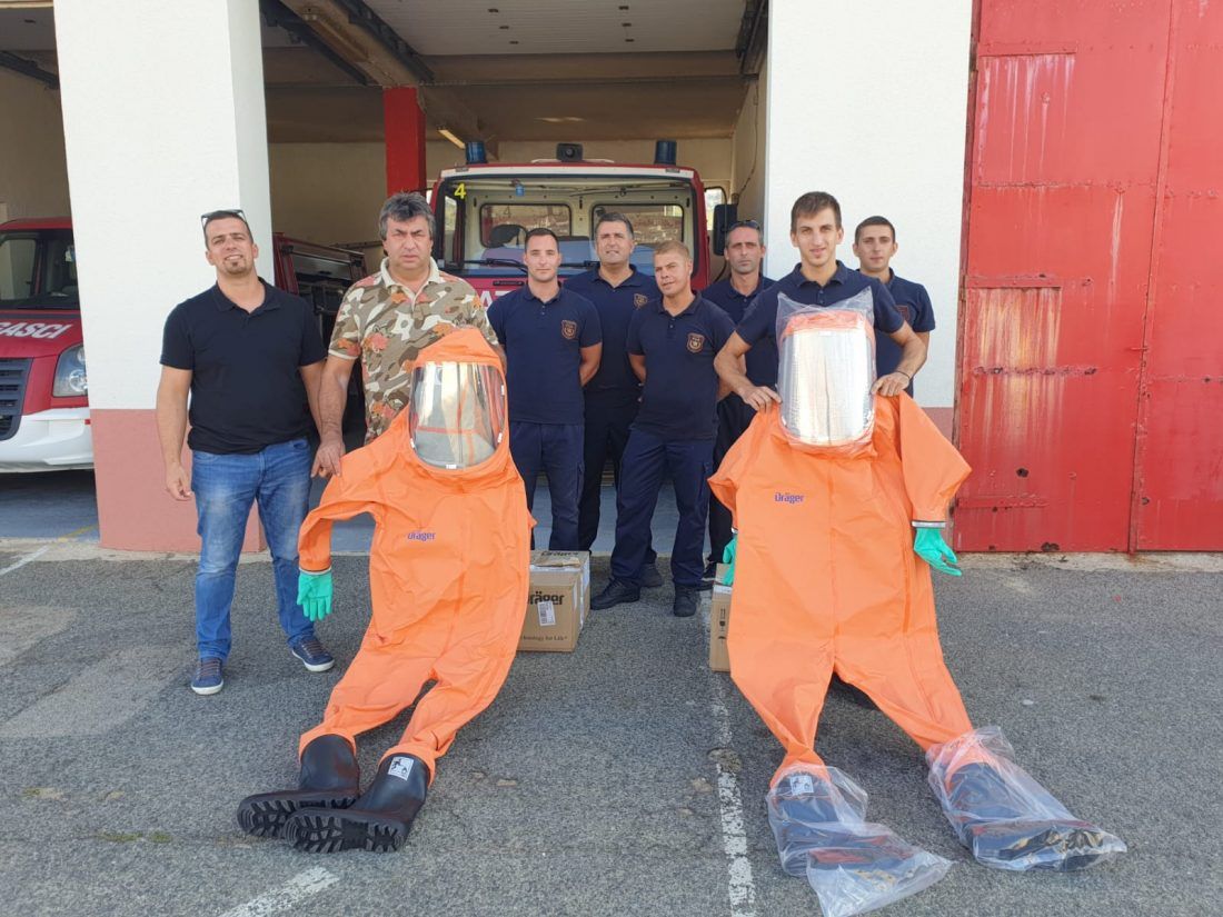 DVD Pag dobio komplete vatrogasnih zaštitnih odijela od opasnih materijala