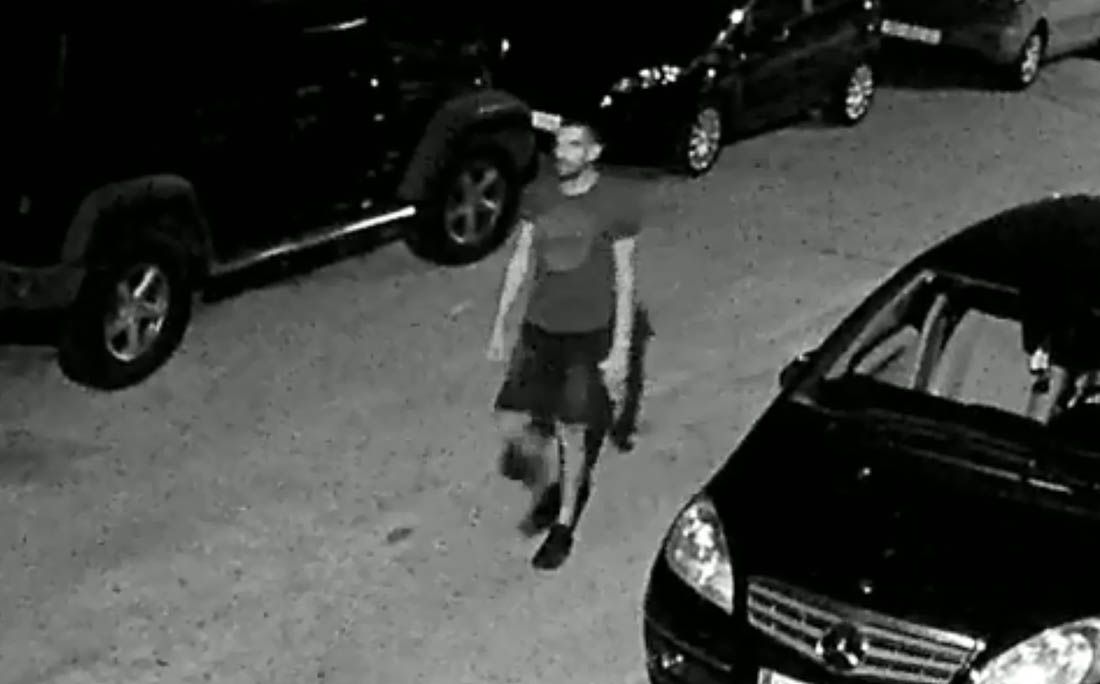 VIDEO: ZAPALIO NEKOLIKO VOZILA Dubrovačka policija traži ovog čovjeka