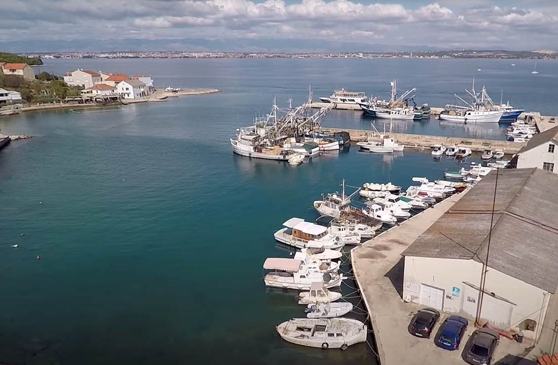 U Kalima na Ugljanu ukraden vanbrodski motor i ribarska oprema