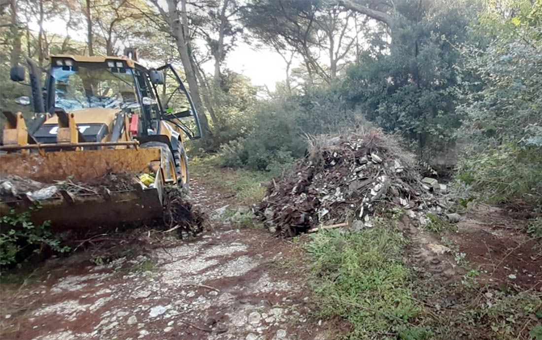 Grad Pula nastavlja čistiti ilegalna odlagališta otpada