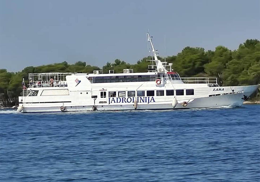 Zlarinjani nezadovoljni brodskim vezama