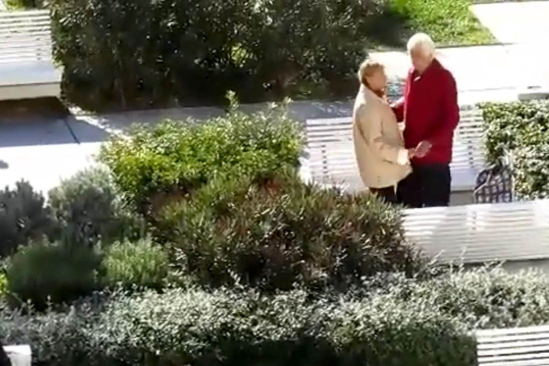 ODUŠEVILI PRISUTNE Stariji par spontano zaplesao na splitskoj rivi