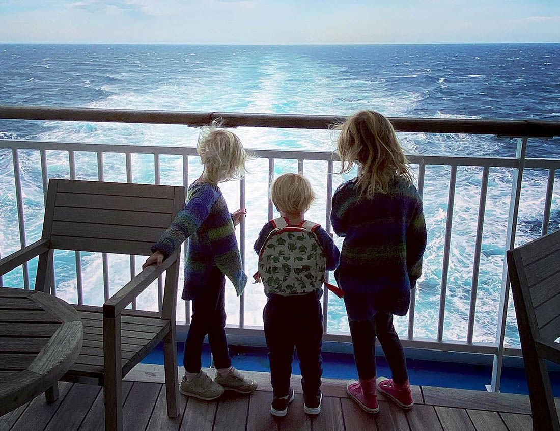 Jadrolinija nagrađuje djecu za svetog Nikolu – Ovog vikenda svima do 12 godina besplatne karte!