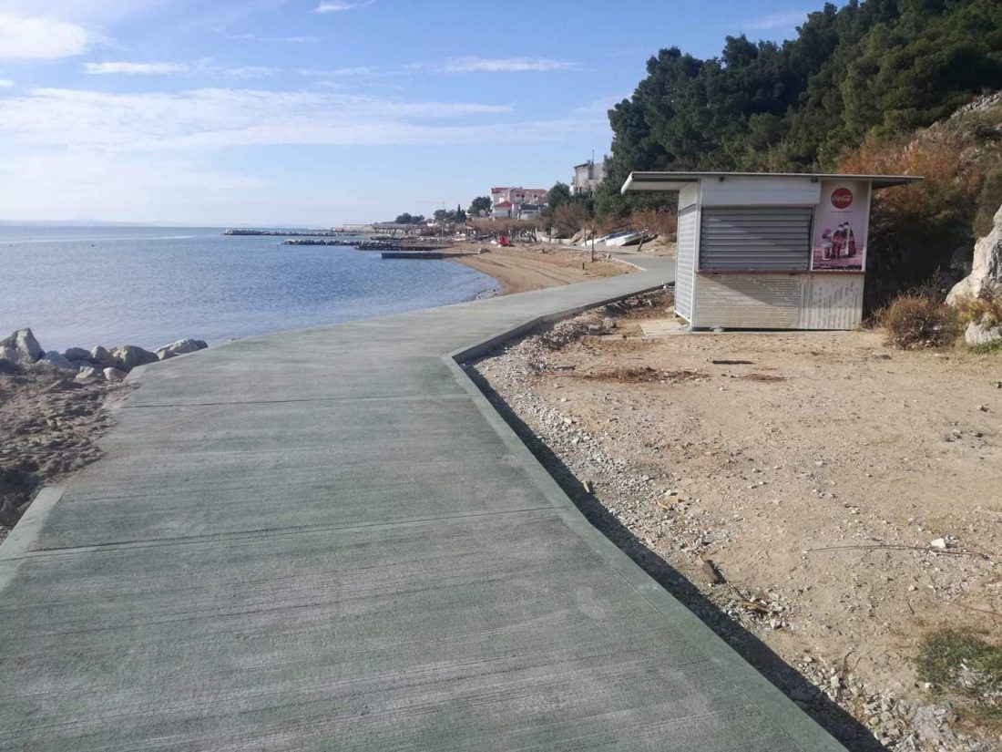 Kako je šetnica na Dućama pored Splita “zaobišla” lokalnu kapunjeru nasred pomorskog dobra?