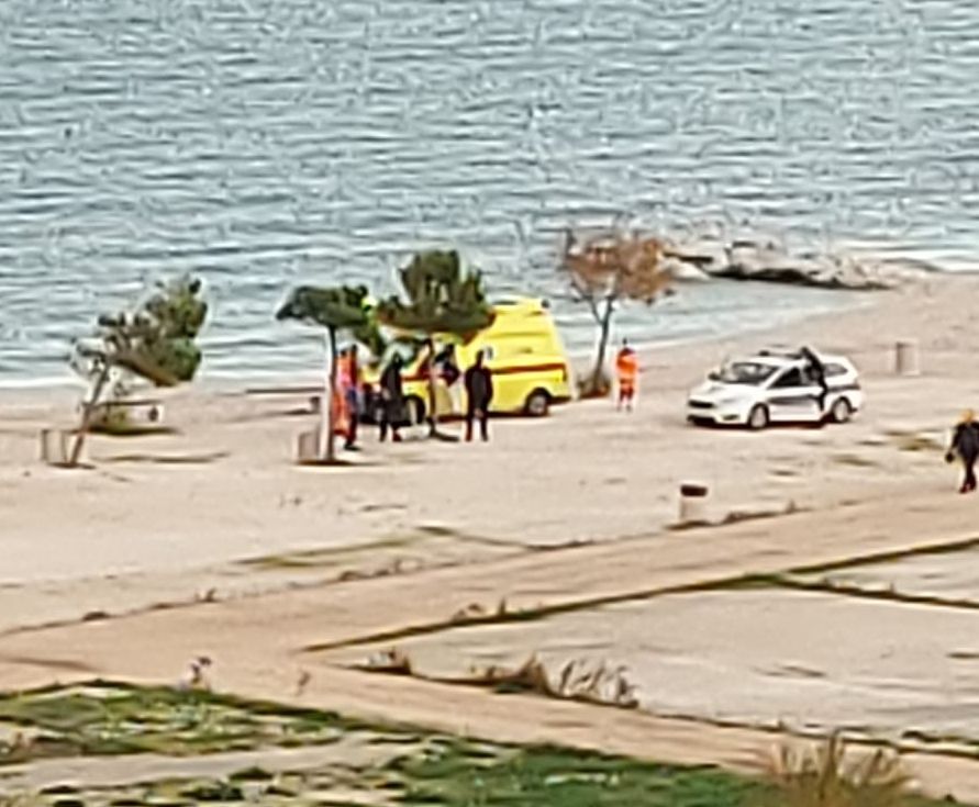 Prolaznici pronašli beživotno tijelo na splitskoj plaži Žnjan