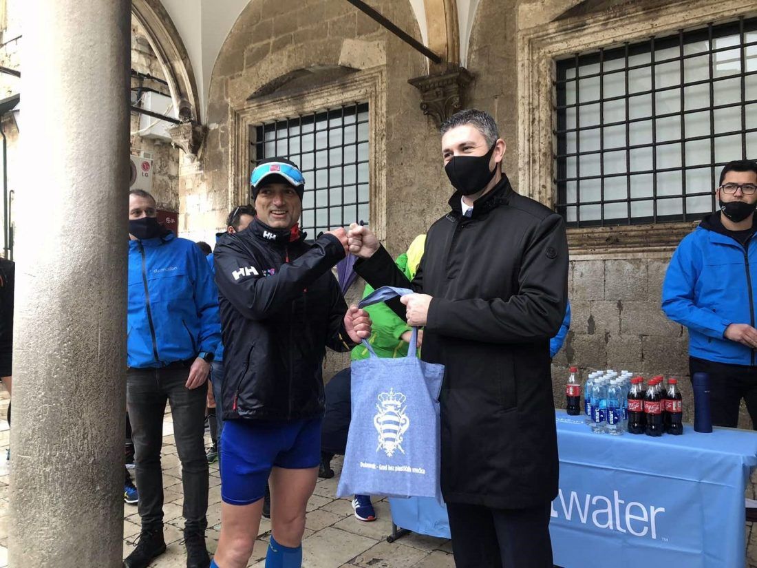 HUMANITARNI MARATON DO TIVTA Splitski maratonac stigao do Dubrovnika