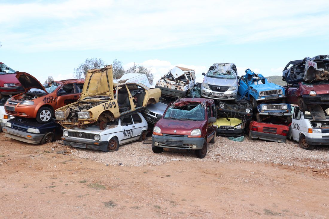 S otoka Korčule uklonjeno 60-ak olupina ostavljenih vozila