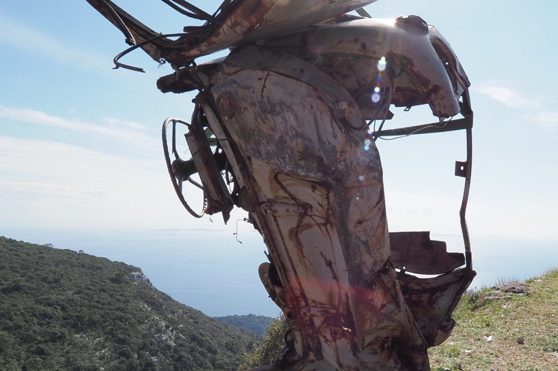 Objavljen javni poziv za uklanjanje automobilskih olupina s otoka