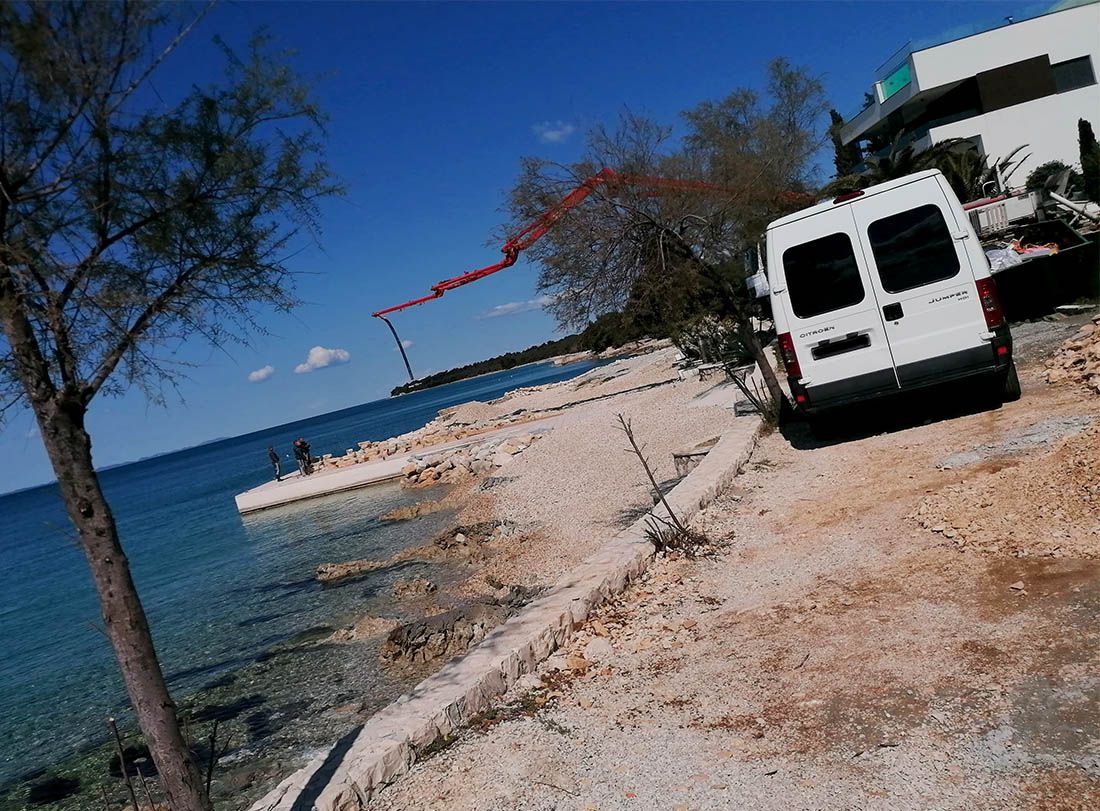 Nakon teksta o betoniranju dobili smo prijeteći poziv: “Da bi mene slika, ne bi u betonu završija nego na dnu mora”
