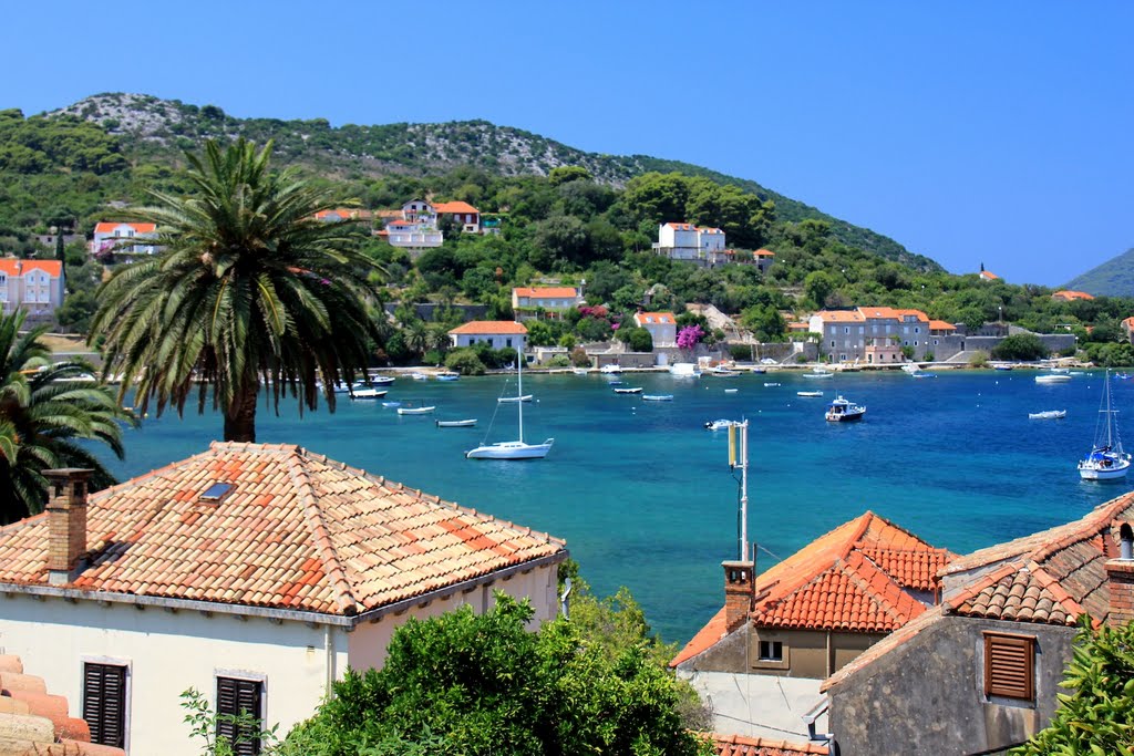 Dubrovački komunalci uklonili ilegalni odašiljač Hrvatskog Telekoma na Koločepu