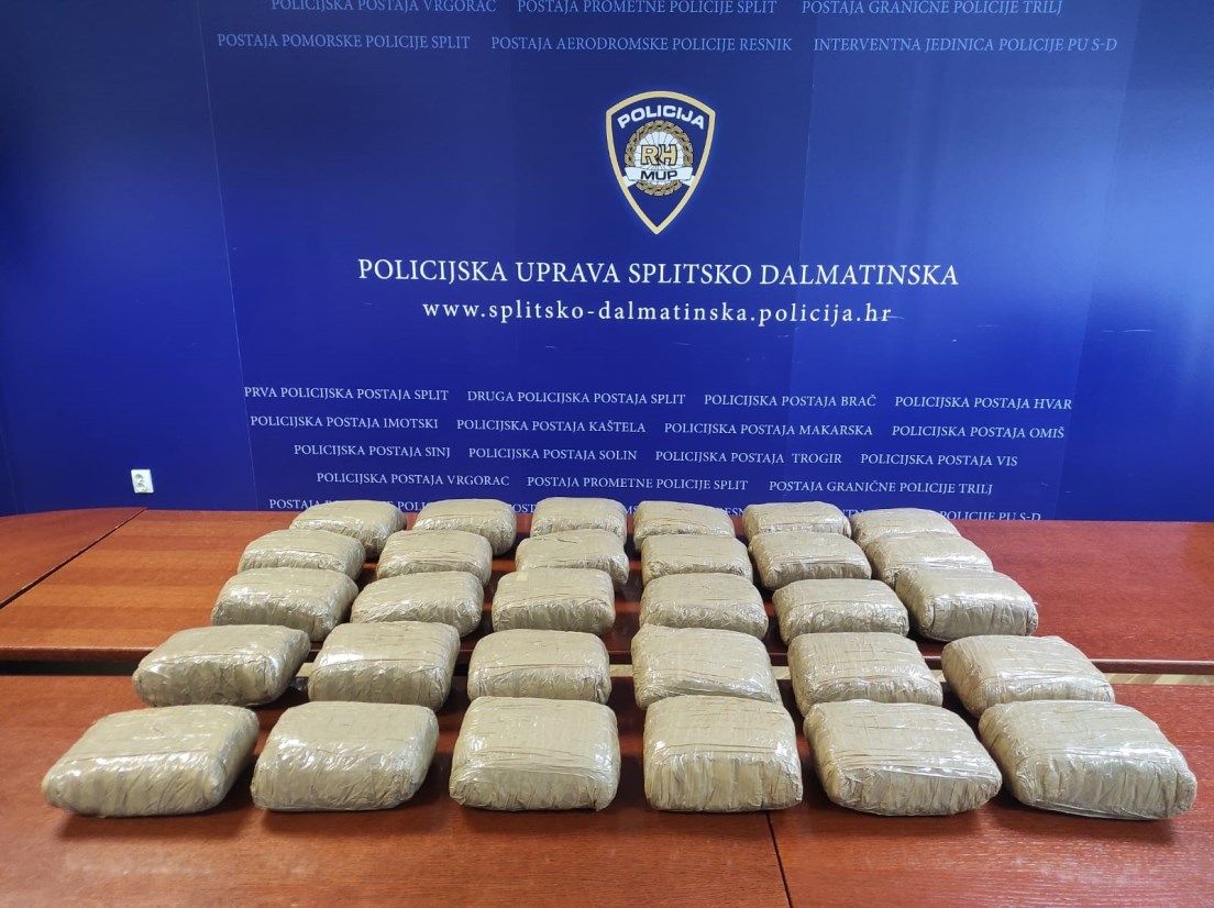 OMIŠANIN KAPITALAC:  Policija mu zaplijenila 30 kilograma marihuane