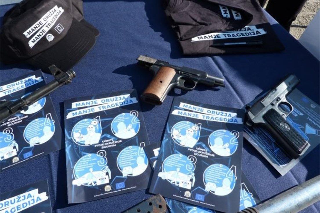 ZADRANI NAORUŽANI DO ZUBA: Policiji predali ručne bombe, mine i gomilu streljiva