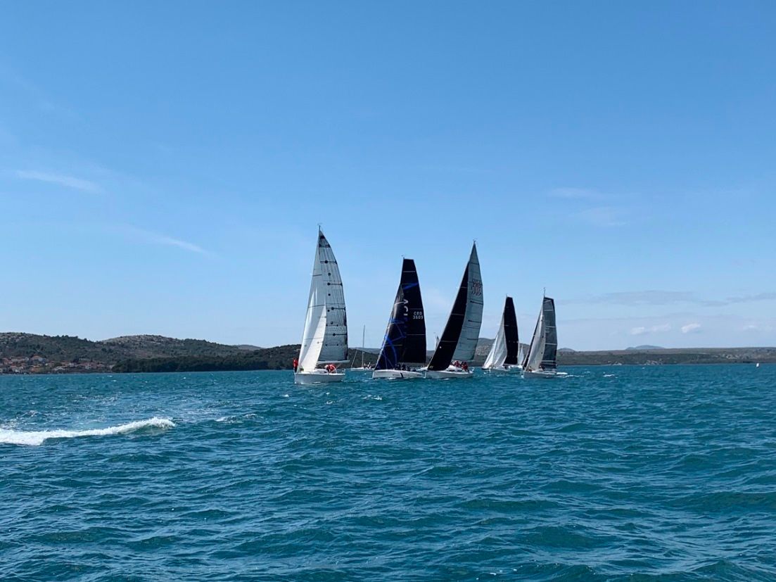 ZABIJELILA SE JEDRA NA PROKLJANSKOM JEZERU: Održana prva skradinska regata krstaša