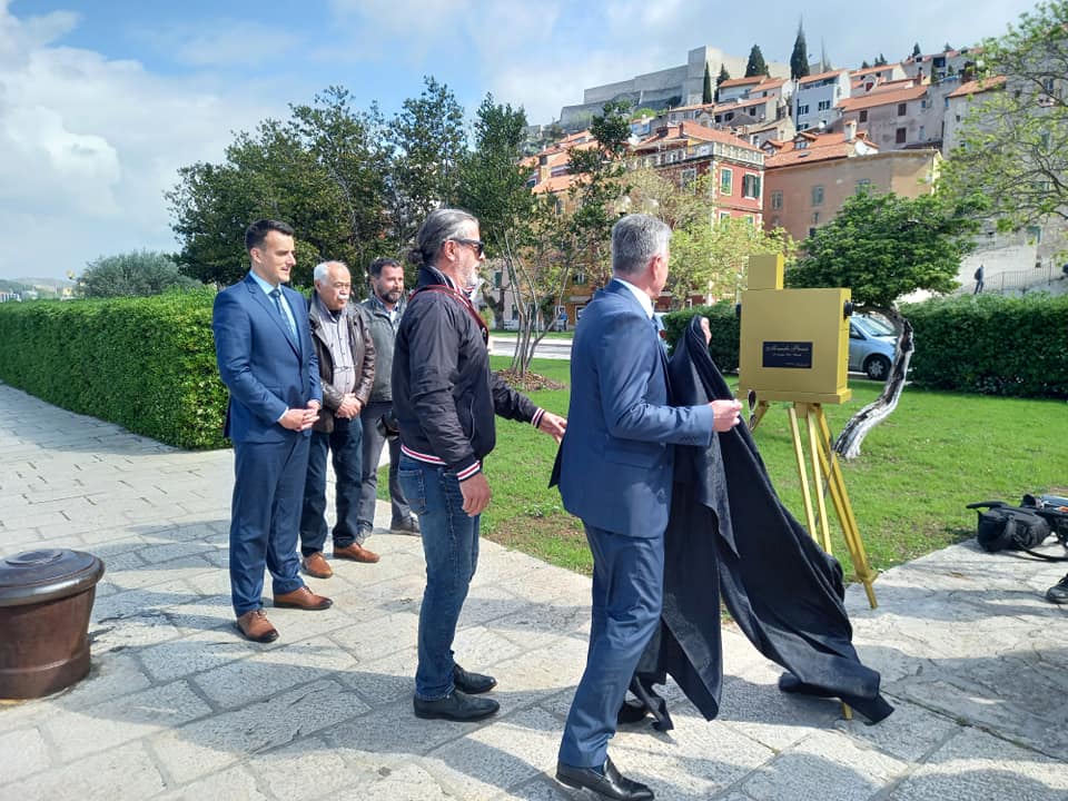 NOVA INSTALACIJA NA ŠIBENSKOJ RIVI Kamera koja je snimila najstarije kadrove ovog dijela Europe