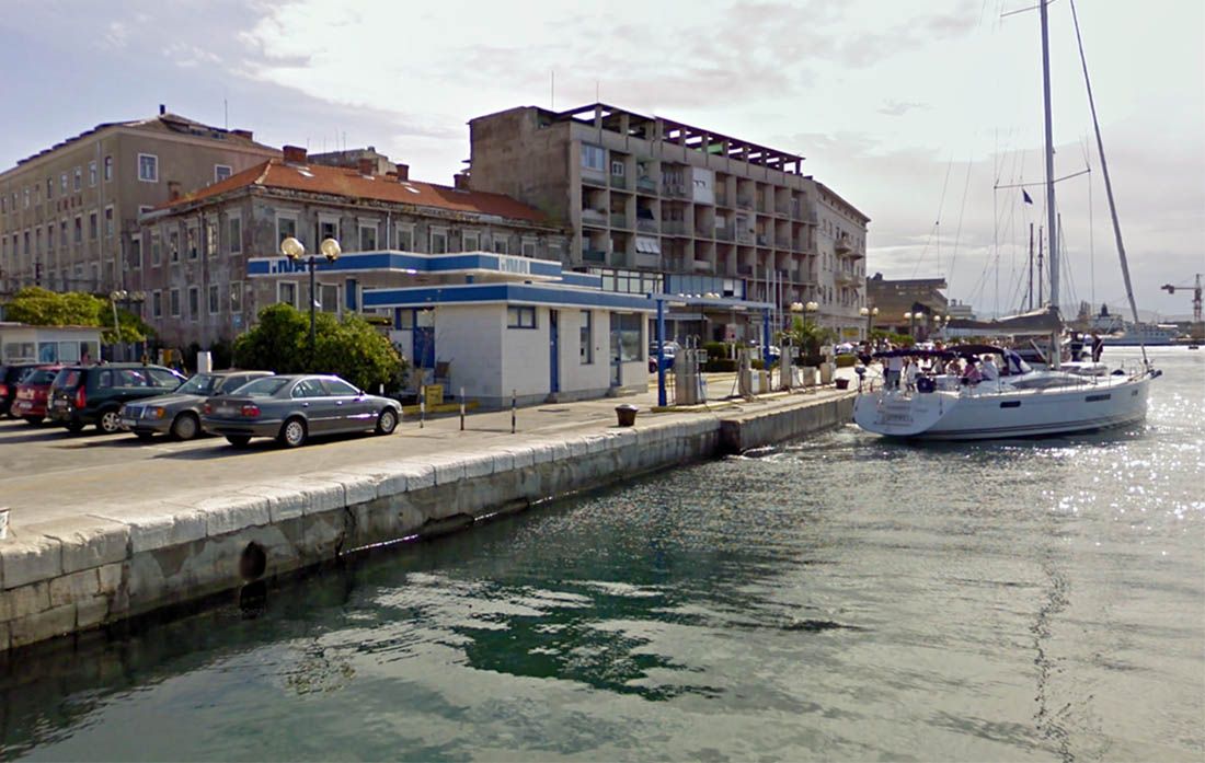 INSPEKCIJA U ŠIBENIKU: “Onečićenje nije uzrokovala rekonstrukcija INA-ine crpke na rivi”