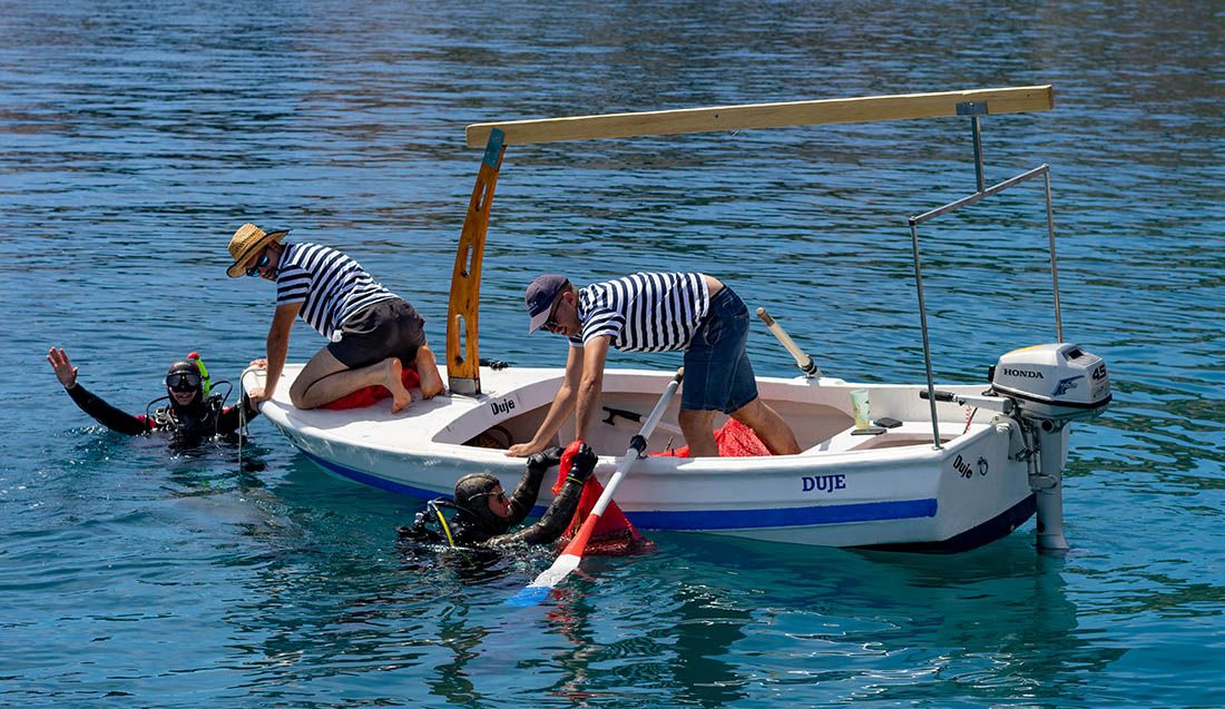 FOTO Ekološka akcija čišćenja podmorja u Rogaču na Šolti