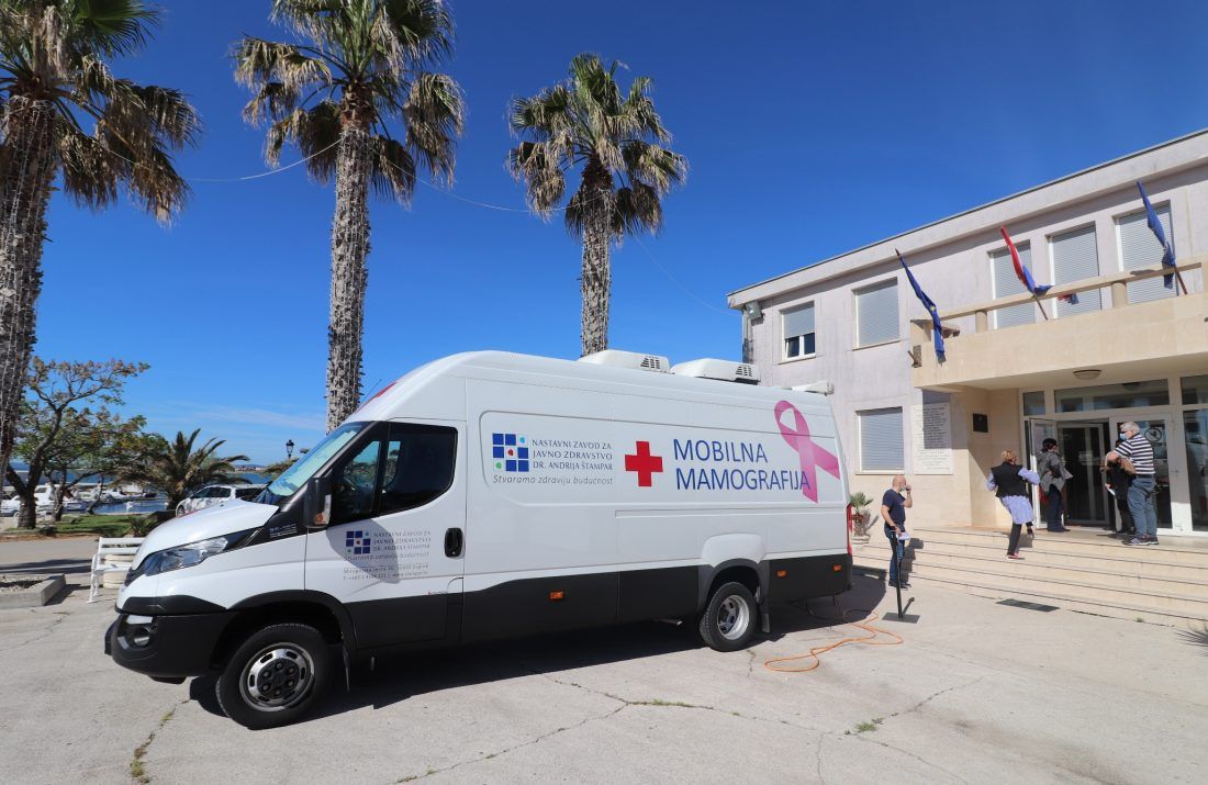 Mobilna mamografija stigla na Vir – Viranke ukazale na važnosti preventivnih pregleda i ranog otkrivanja raka dojke