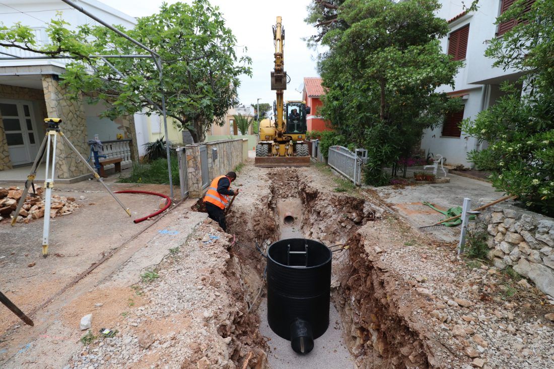 VIRSKI VODOVOD U PUNOM POGONU Odrađeno 3,2 tisuće priključaka na sustav vode i odvodnje na otoku