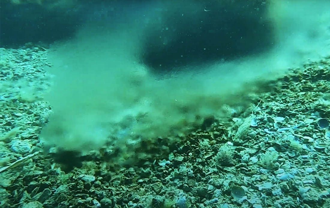 VIDEO: RONJENJE PORED VRULJE Kako izvor vode izgleda na dnu mora?