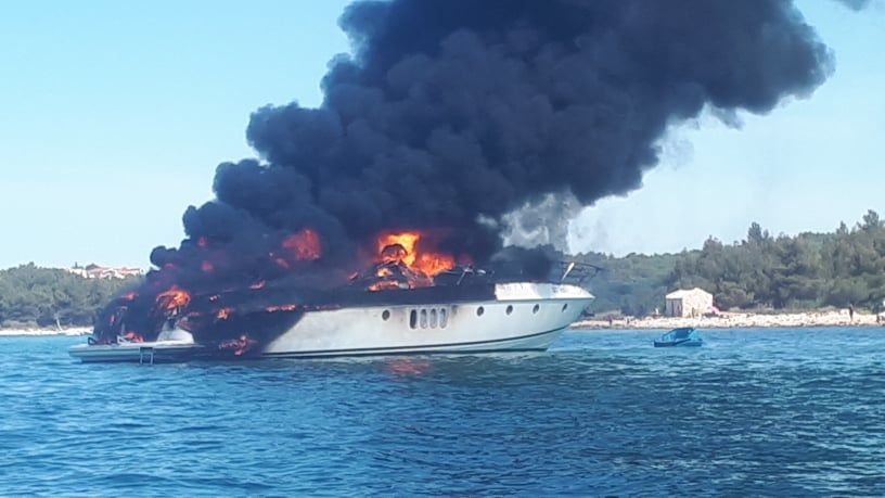 Slovenac spasio dvoje Austrijanaca s goruće jahte: “Uspjeli su uzeti samo ono najvažnije”