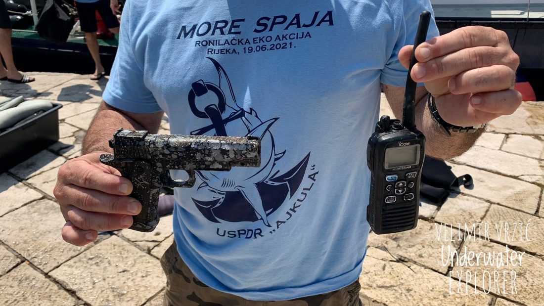 U podmorju riječke luke pronašli pištolj, pušku iz 2. svj. rata, radio-stanicu, admiralsko sidro…