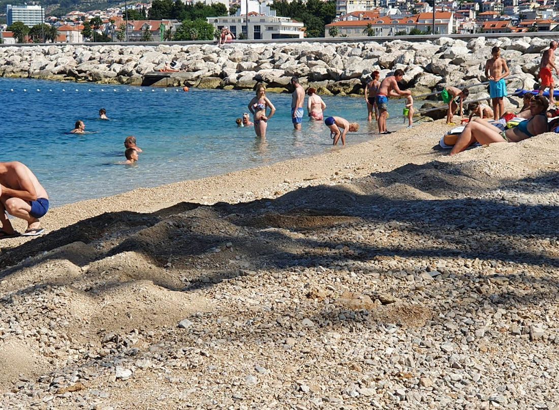 MAKARSKA UVODI ZAŠTITARSKU SLUŽBU NA PLAŽE: Netko konačno treba uvesti reda
