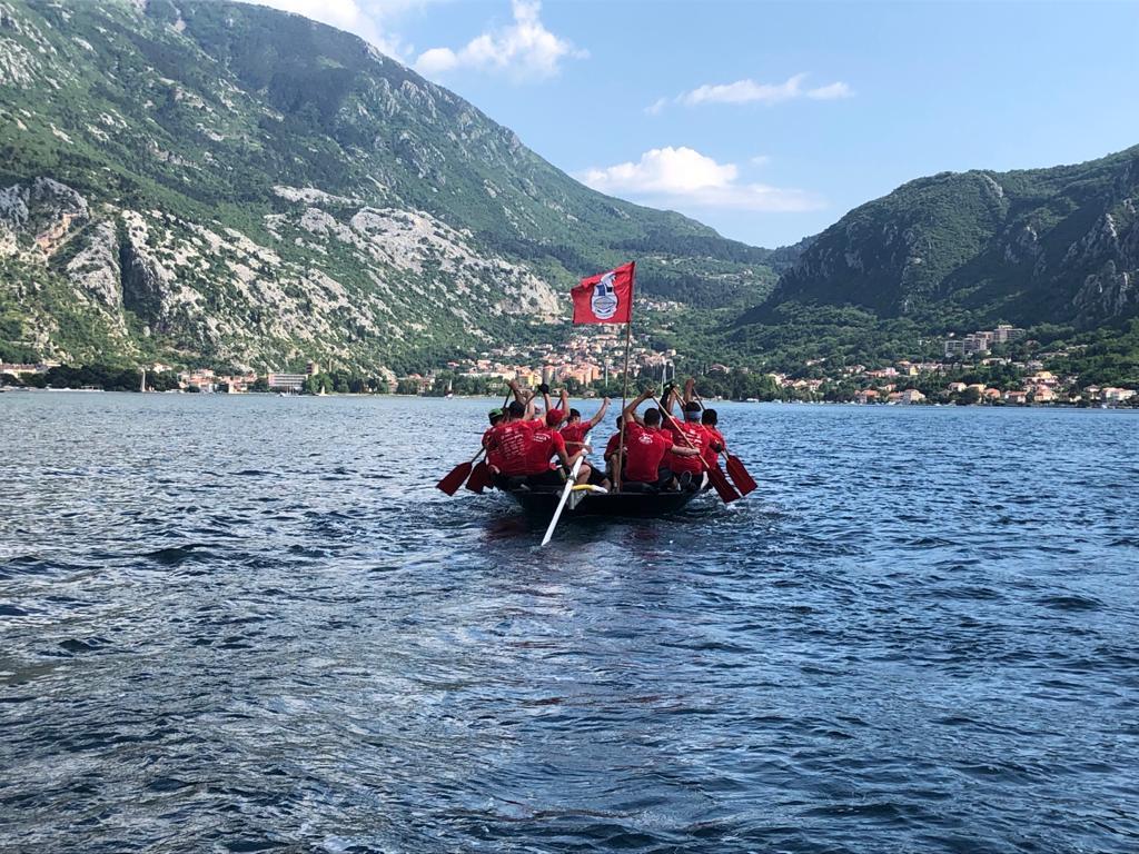 Neretvanski lađari preveslali 280 km na putu od Metkovića do Kotora!