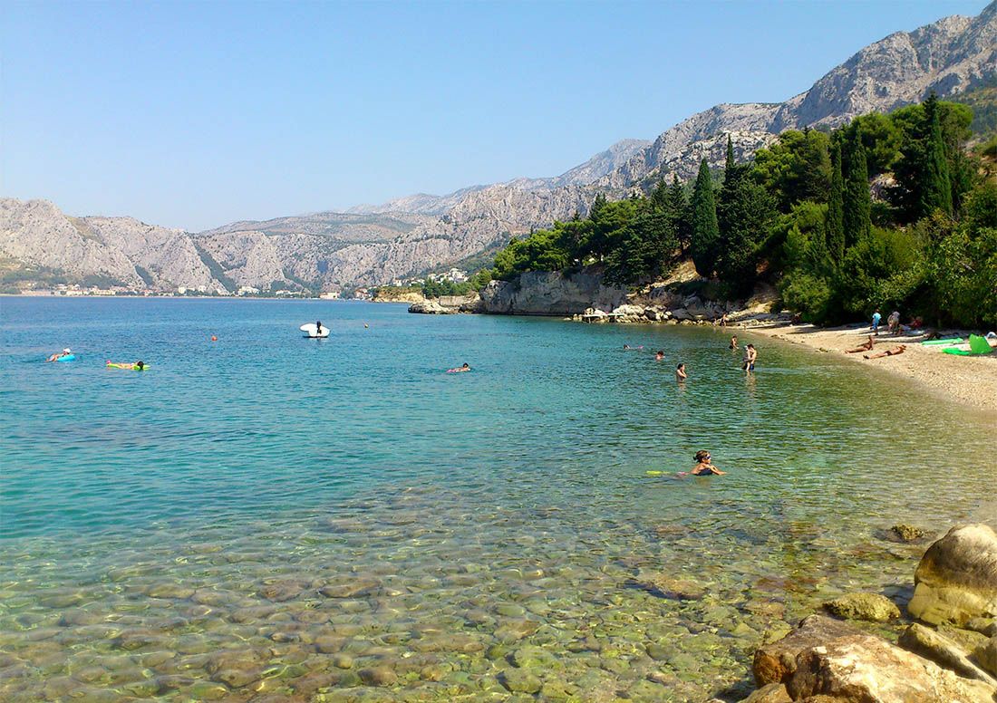 NOVA SMRT NA PLAŽI Starijem muškarcu pozlilo u Nemirama, pa preminuo