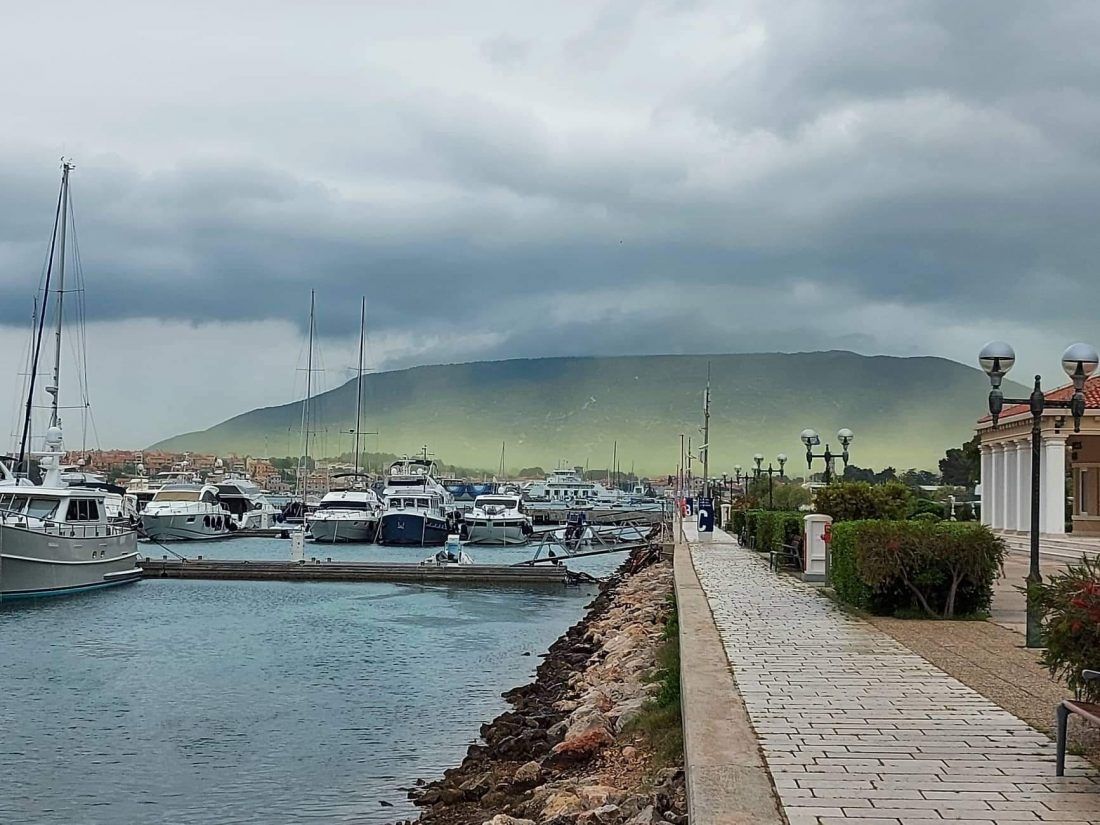 VIDEO: NEOBIČNA POJAVA NA CRESU Vjetar podigao zeleni oblak