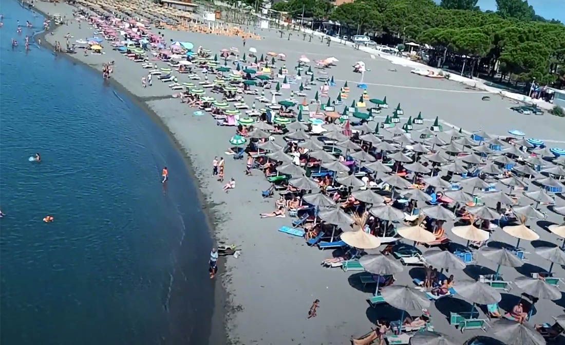 Na albanskoj plaži ubijeno četvero ljudi – Sukob eskalirao zbog svađe o ležaljkama!